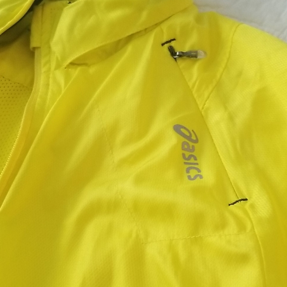 Running Jacket - Picture 2 of 8